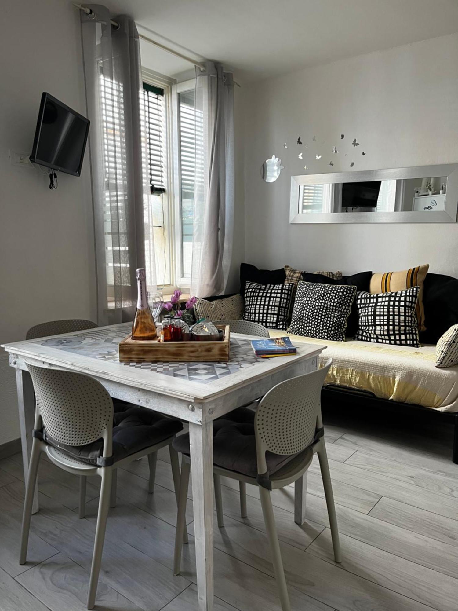 Casa Giulietta - Lonato Del Garda Lägenhet Exteriör bild